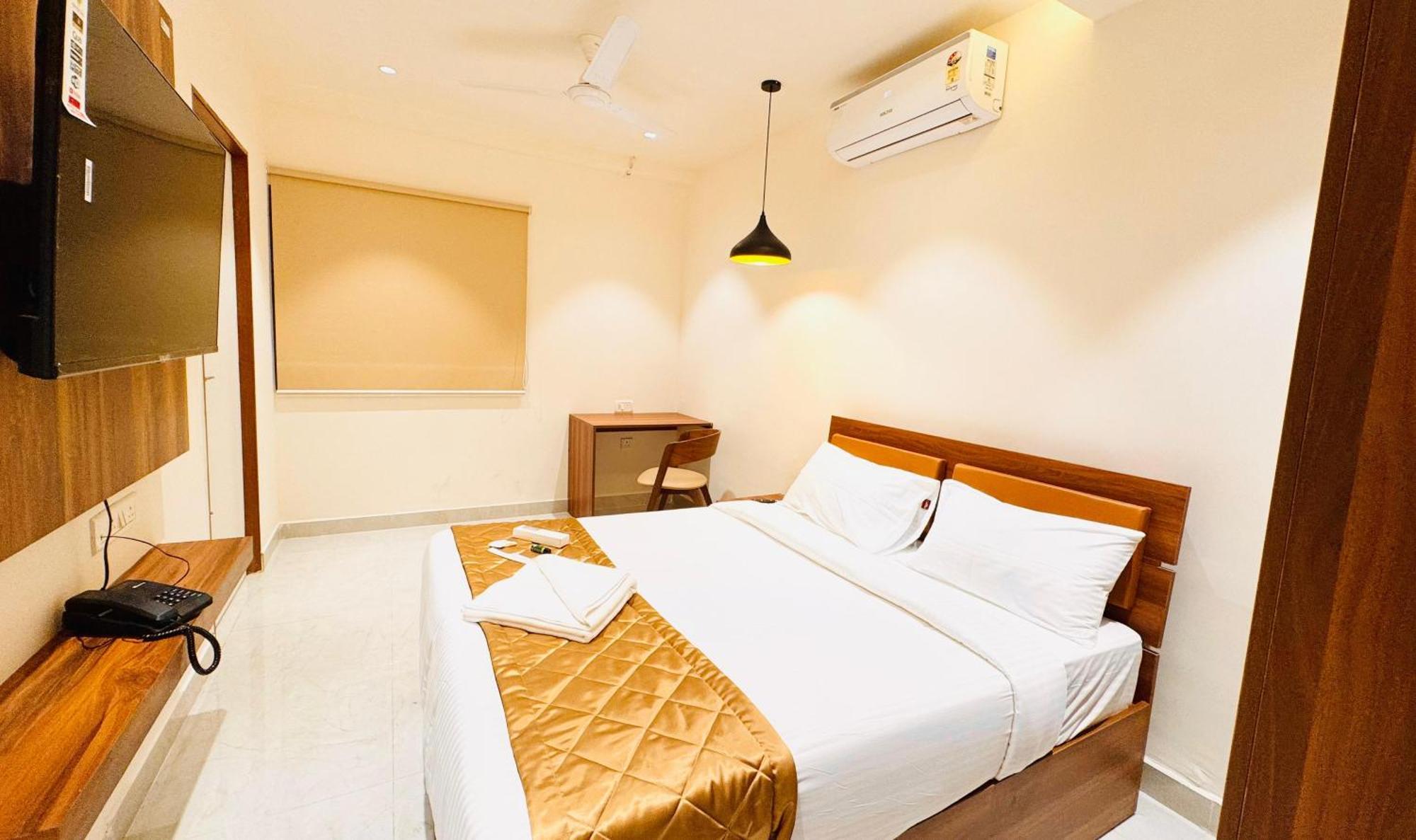 Hotel Star Avenue - Indiranagar Бангалор Экстерьер фото