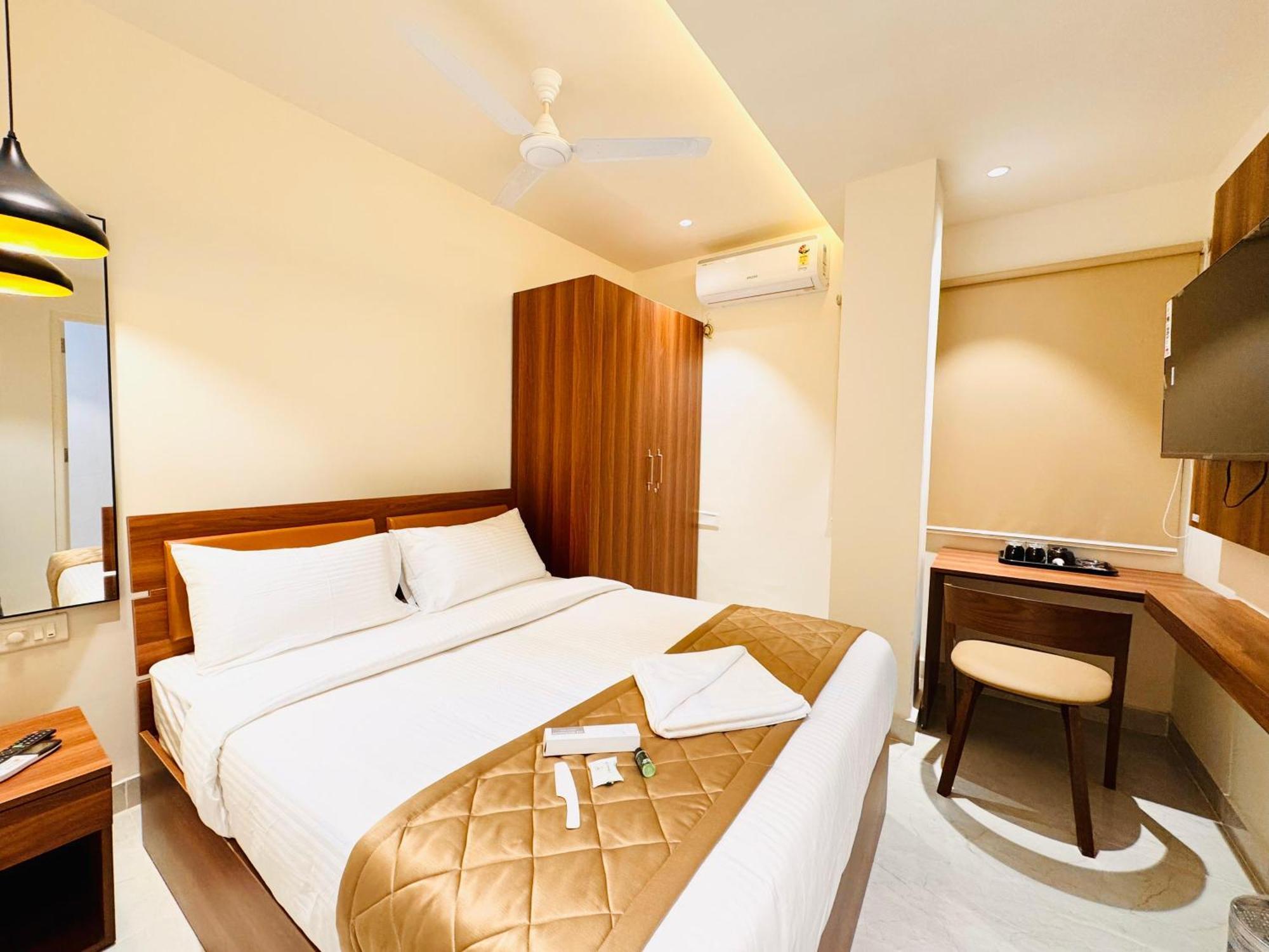 Hotel Star Avenue - Indiranagar Бангалор Экстерьер фото