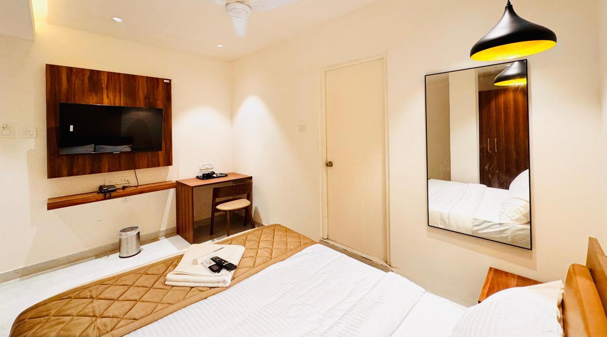 Hotel Star Avenue - Indiranagar Бангалор Экстерьер фото