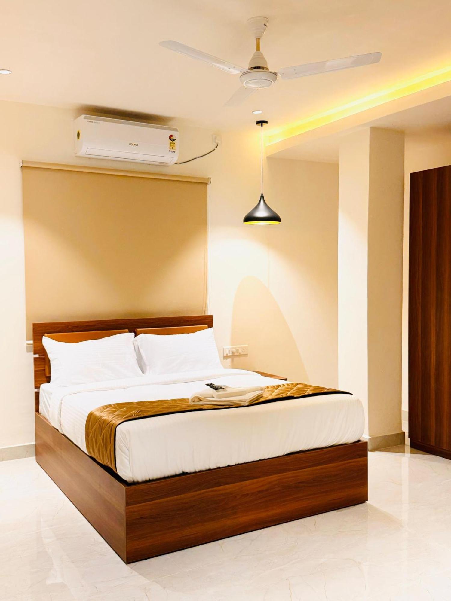 Hotel Star Avenue - Indiranagar Бангалор Экстерьер фото