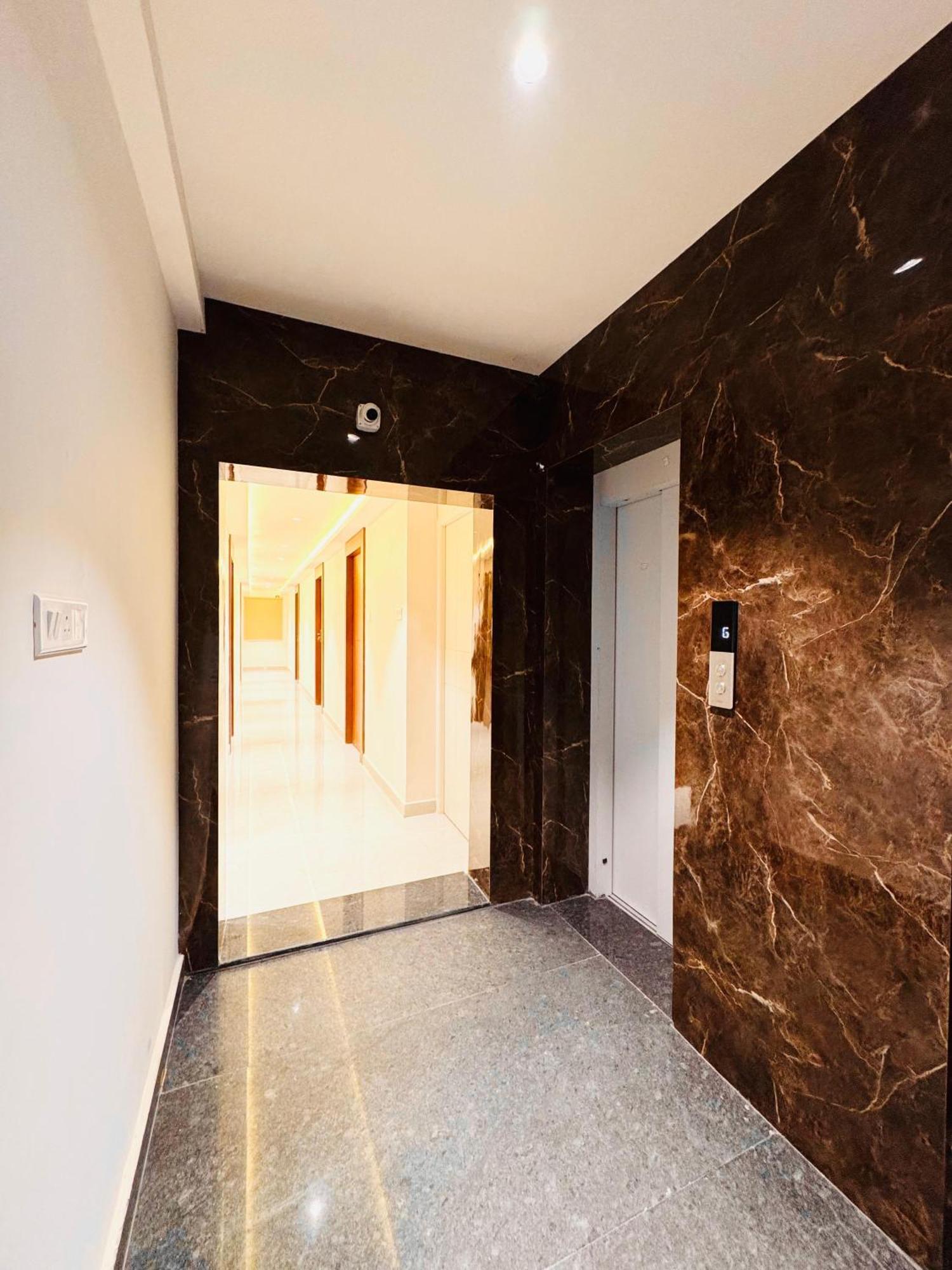 Hotel Star Avenue - Indiranagar Бангалор Экстерьер фото
