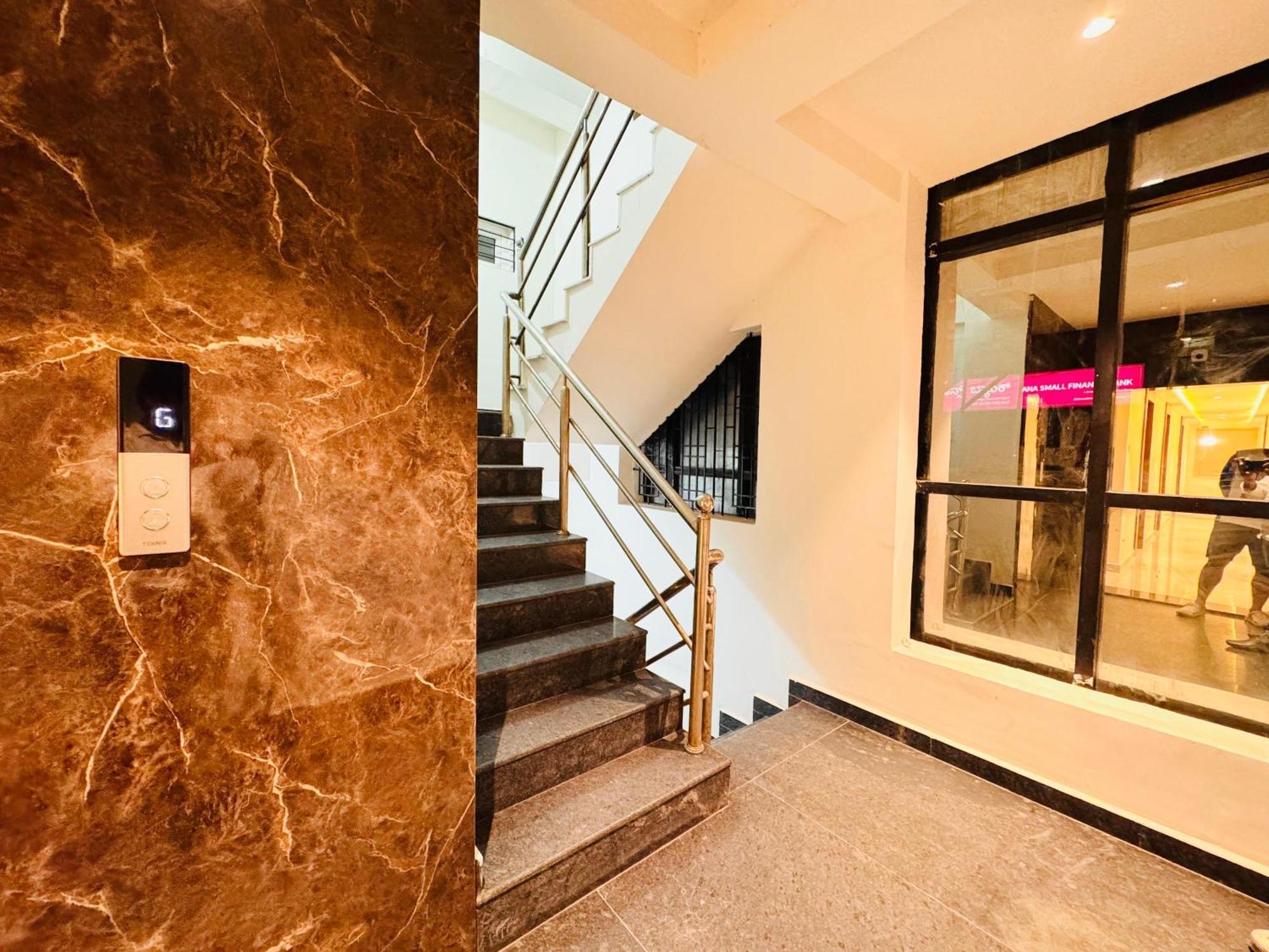 Hotel Star Avenue - Indiranagar Бангалор Экстерьер фото