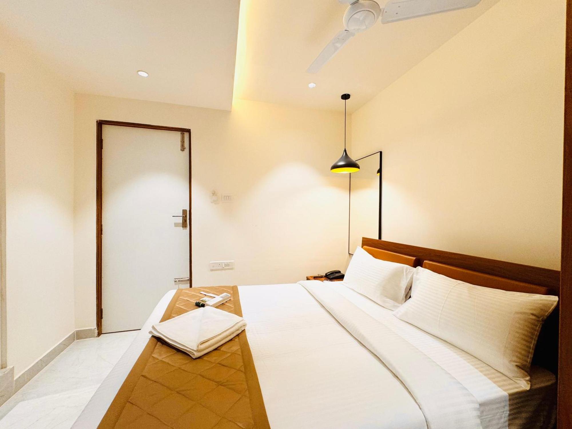 Hotel Star Avenue - Indiranagar Бангалор Экстерьер фото