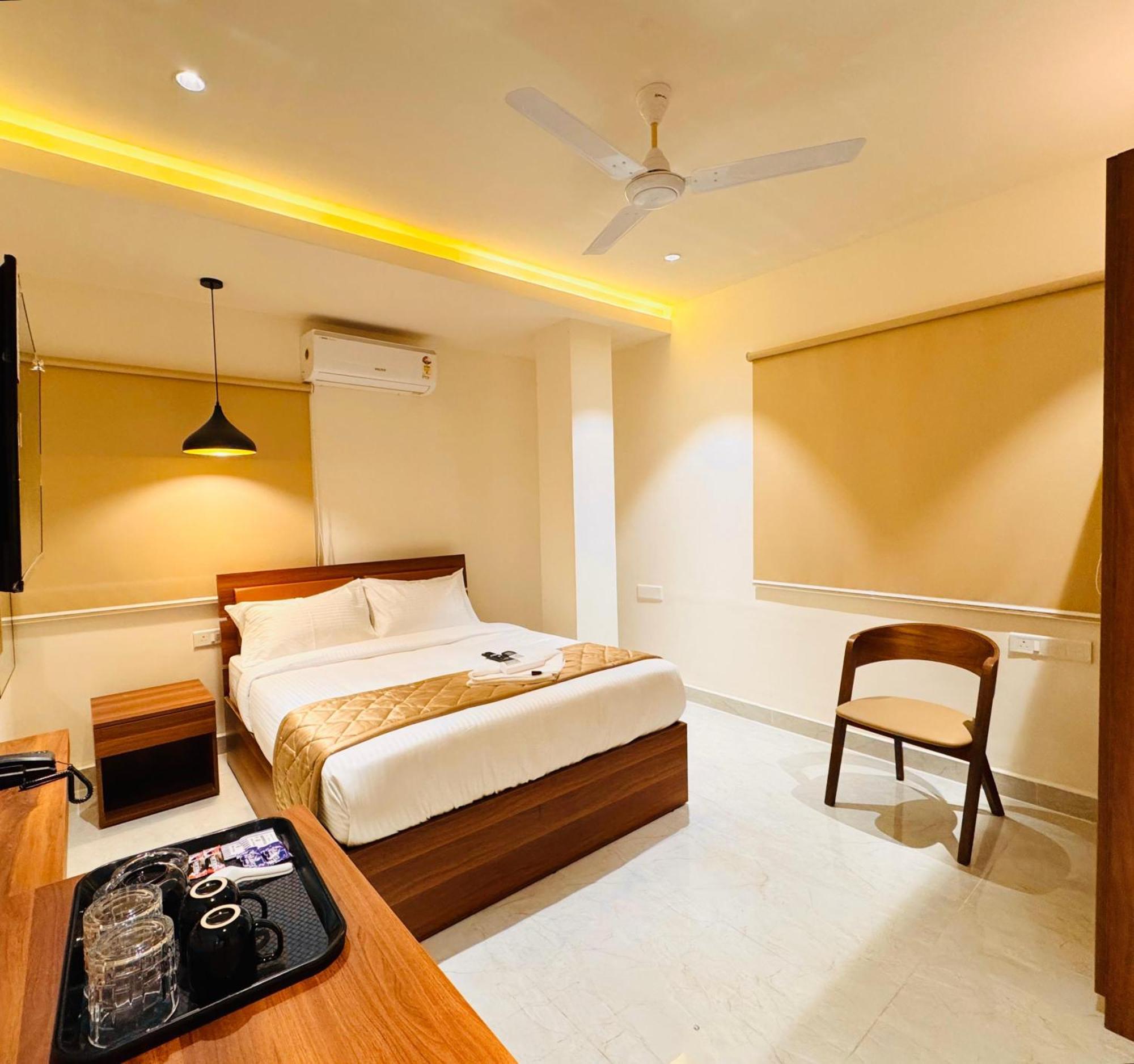 Hotel Star Avenue - Indiranagar Бангалор Экстерьер фото